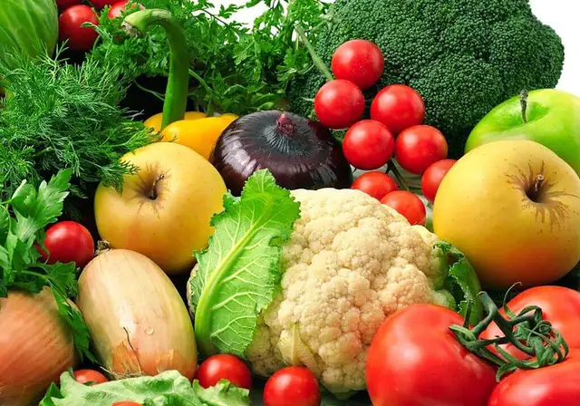 Récolte de légumes frais